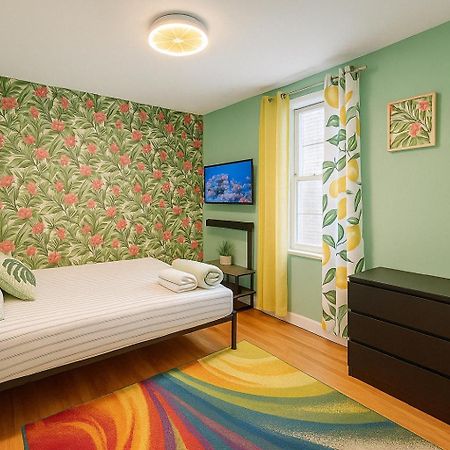 Tropical Comfort Room In Harlem Cozy Stay With Snacks & Style New York Exteriör bild