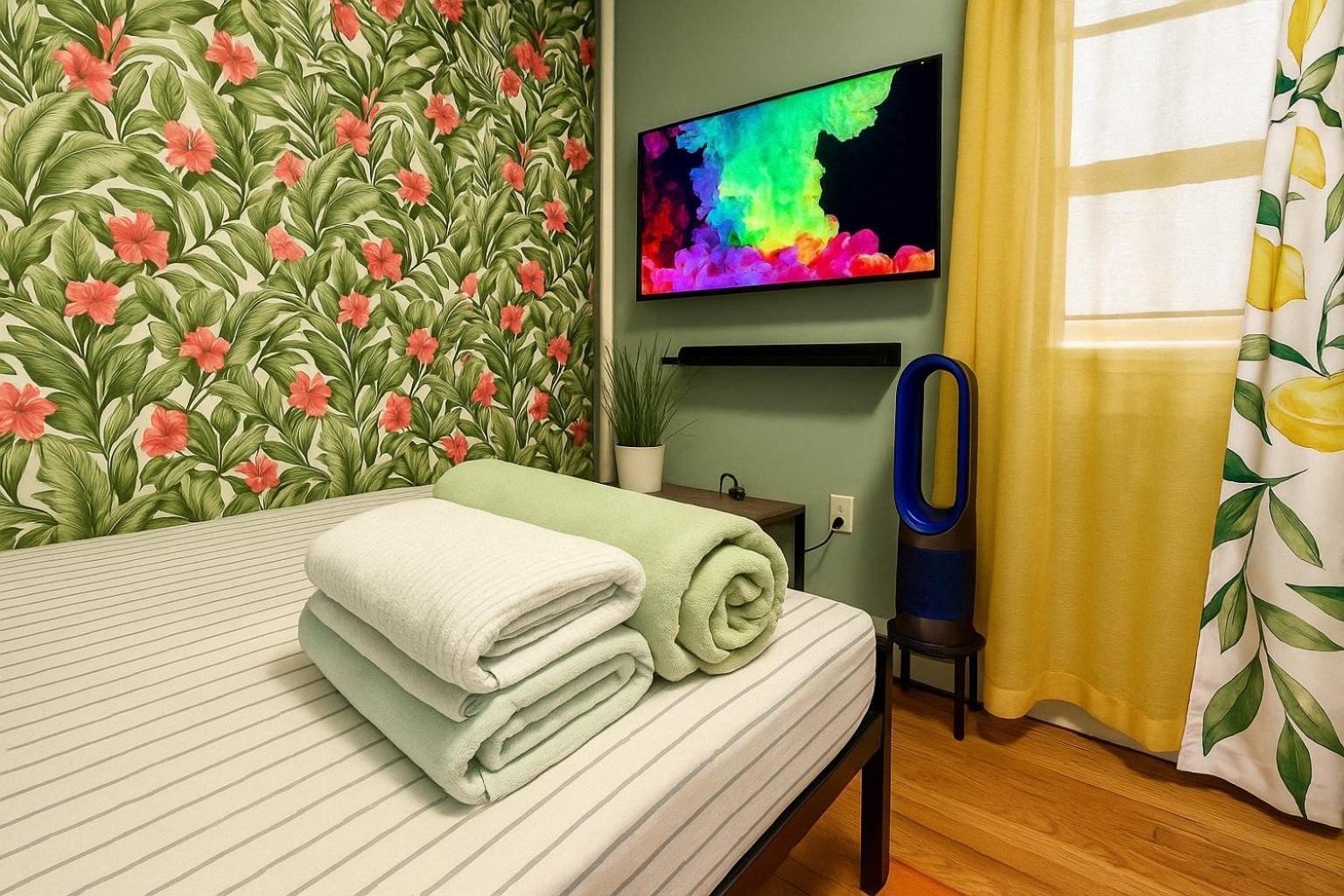 Tropical Comfort Room In Harlem Cozy Stay With Snacks & Style New York Exteriör bild